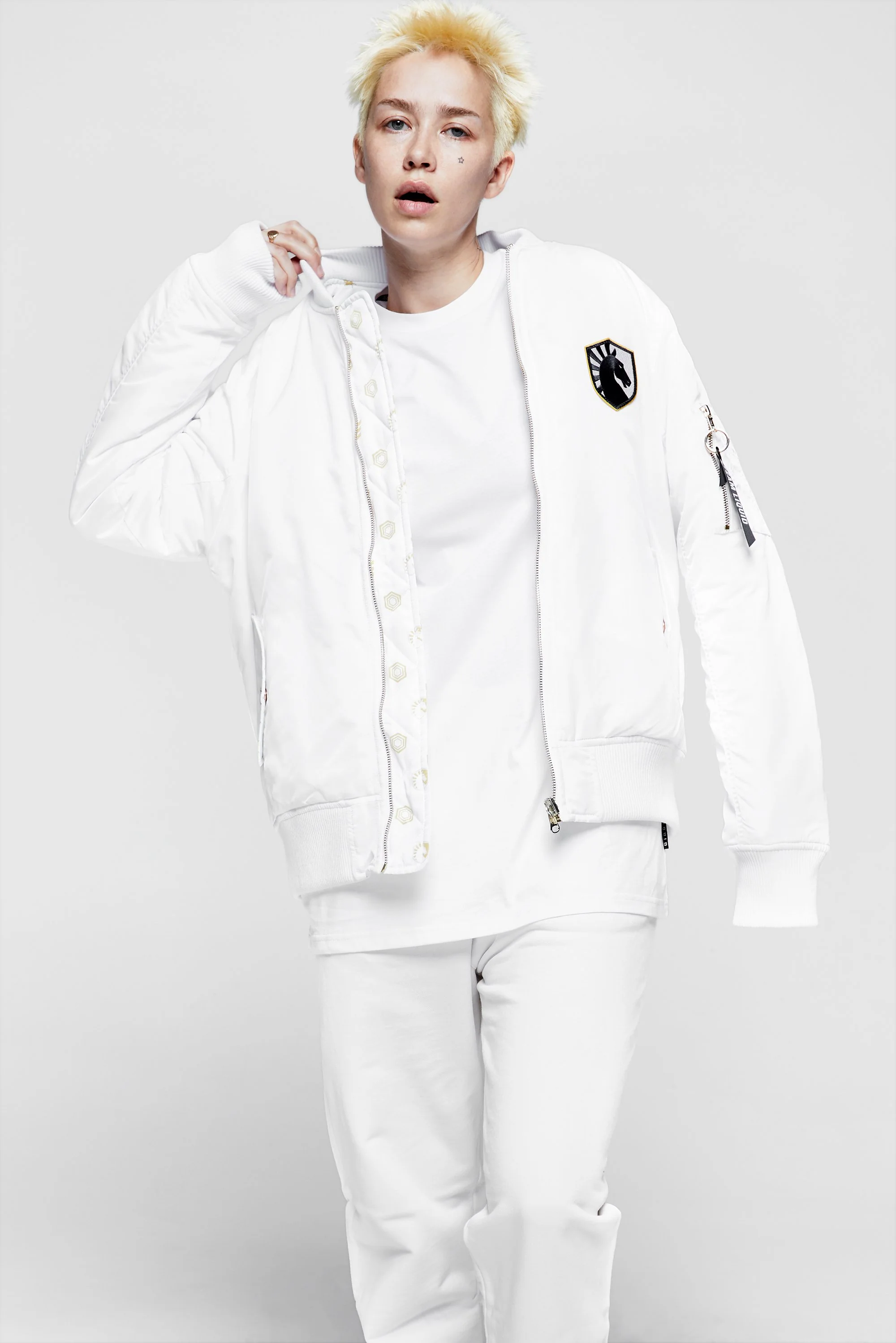 LEGACY REVERSIBLE BOMBER - Image 12