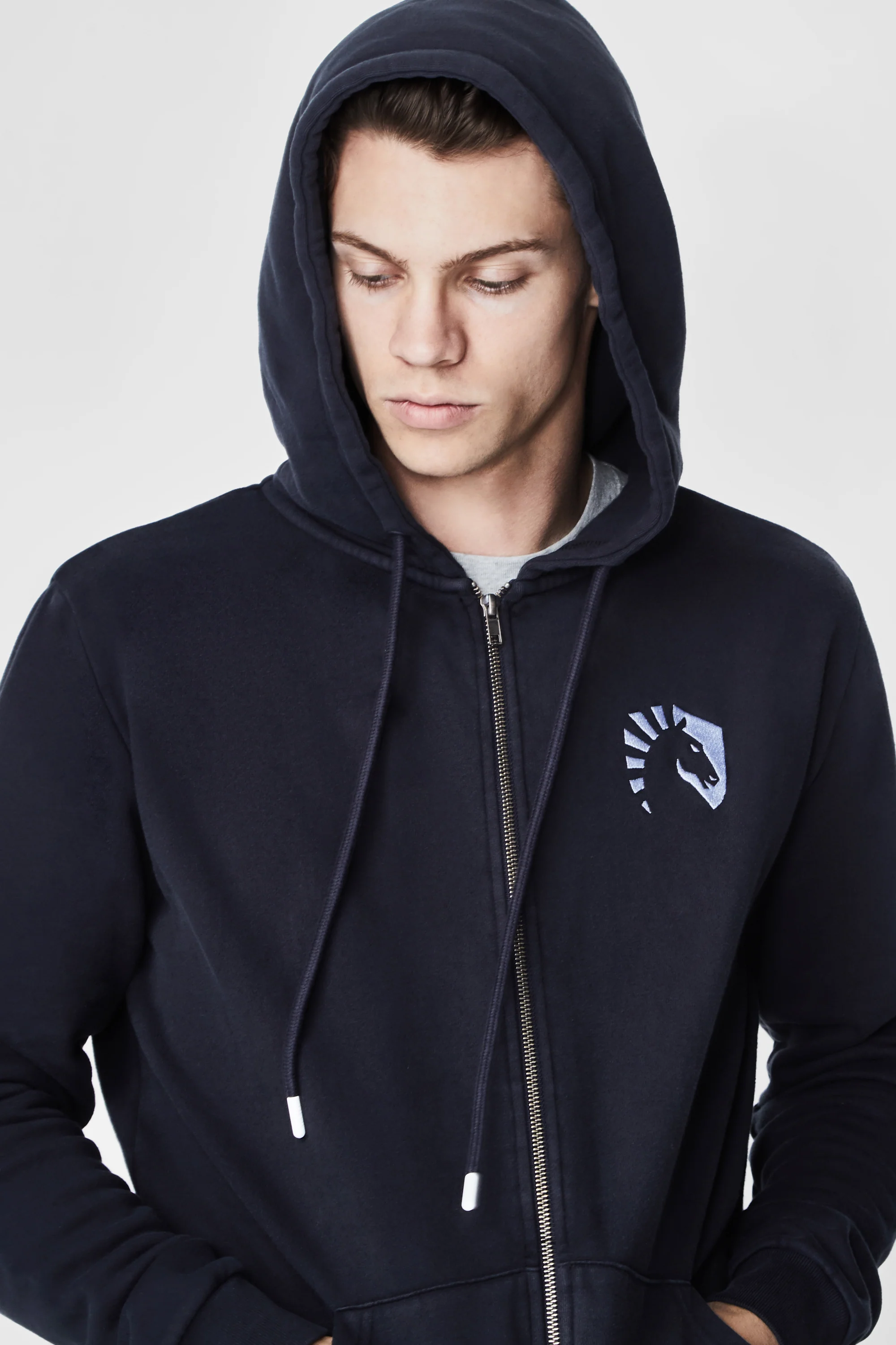 CREST ZIP UP HOODIE - Image 15
