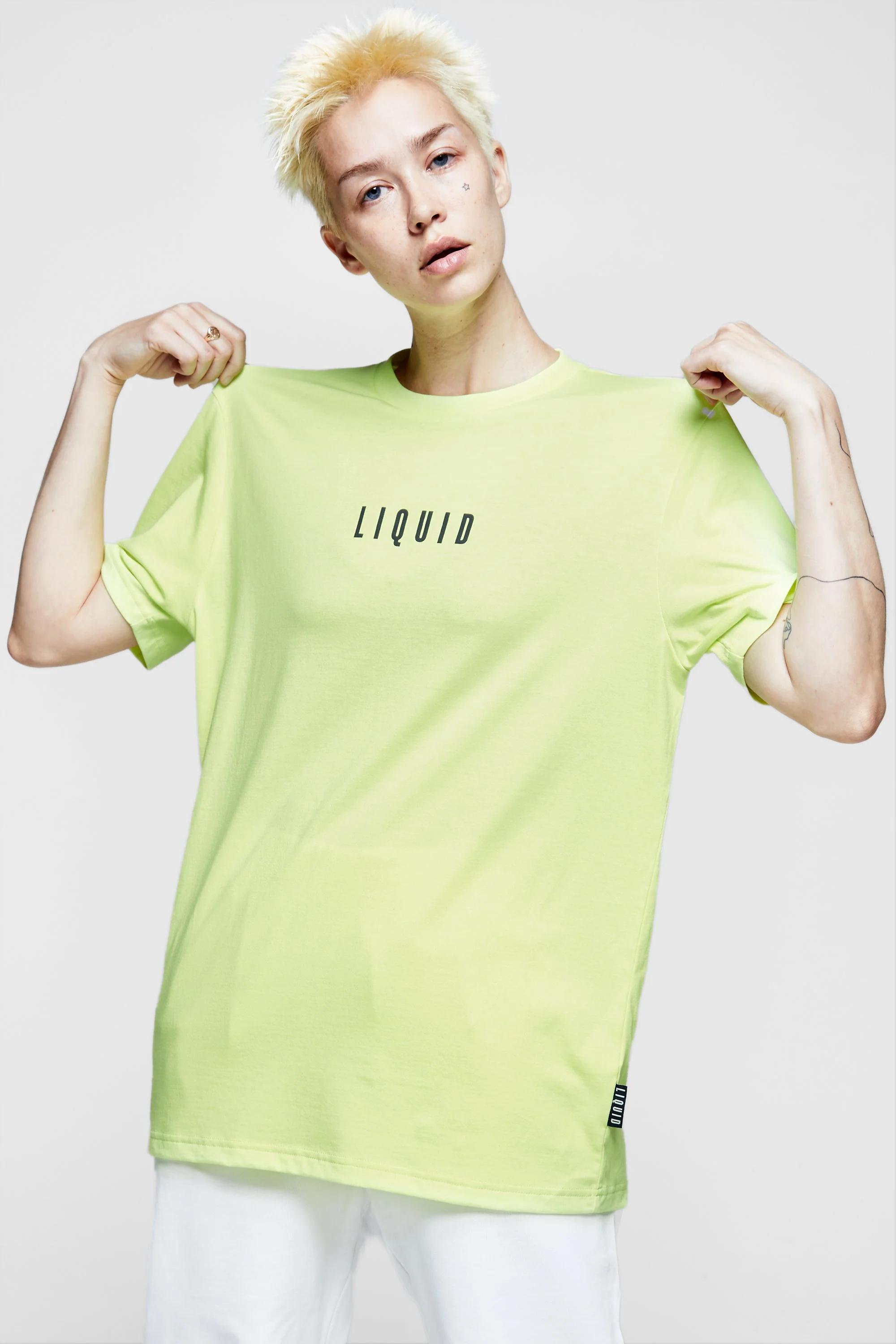 ESSENTIAL SHORT SLEEVE TEE