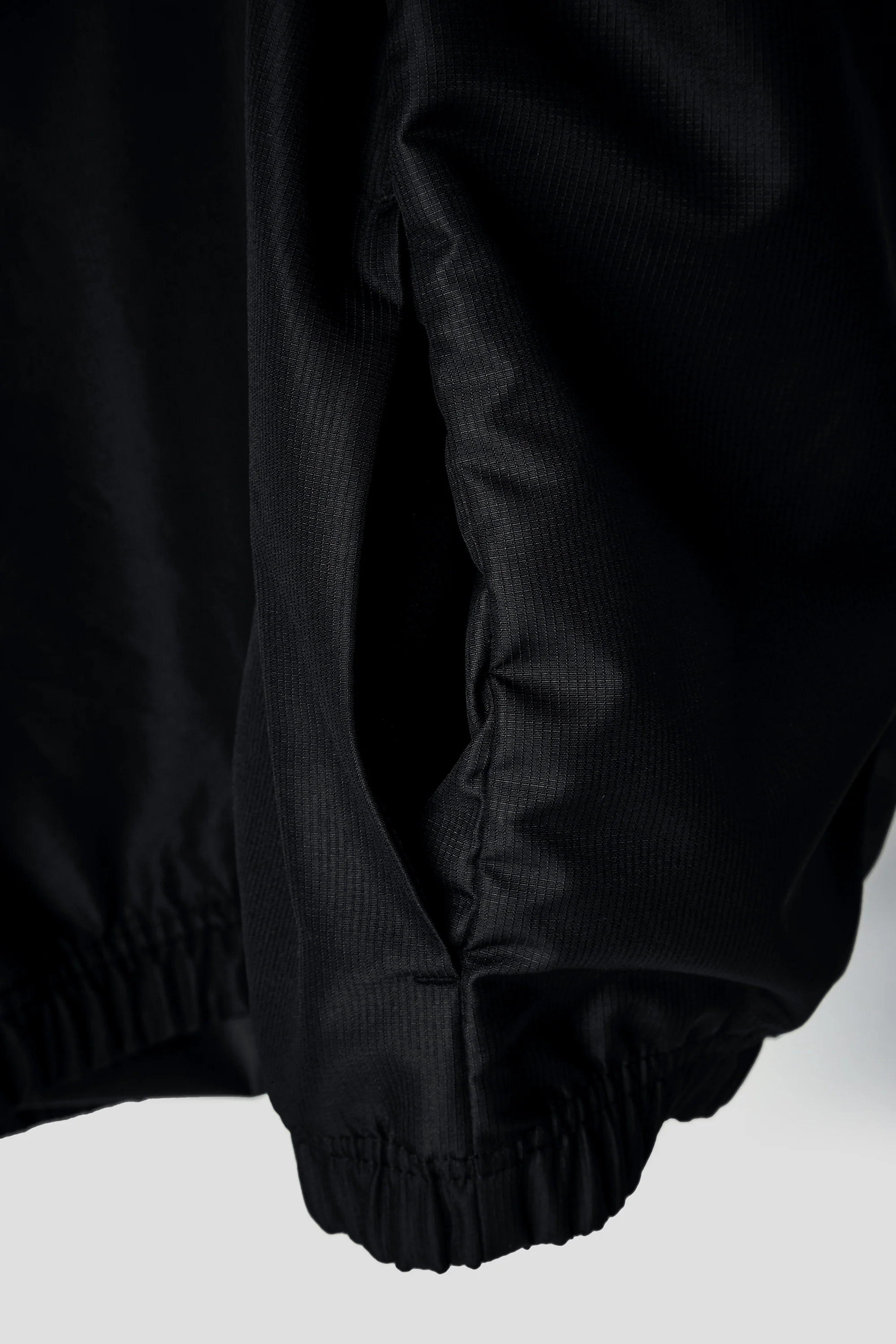 LIQUID PRESTIGE HALF ZIP WINDBREAKER - BLACK - Image 26