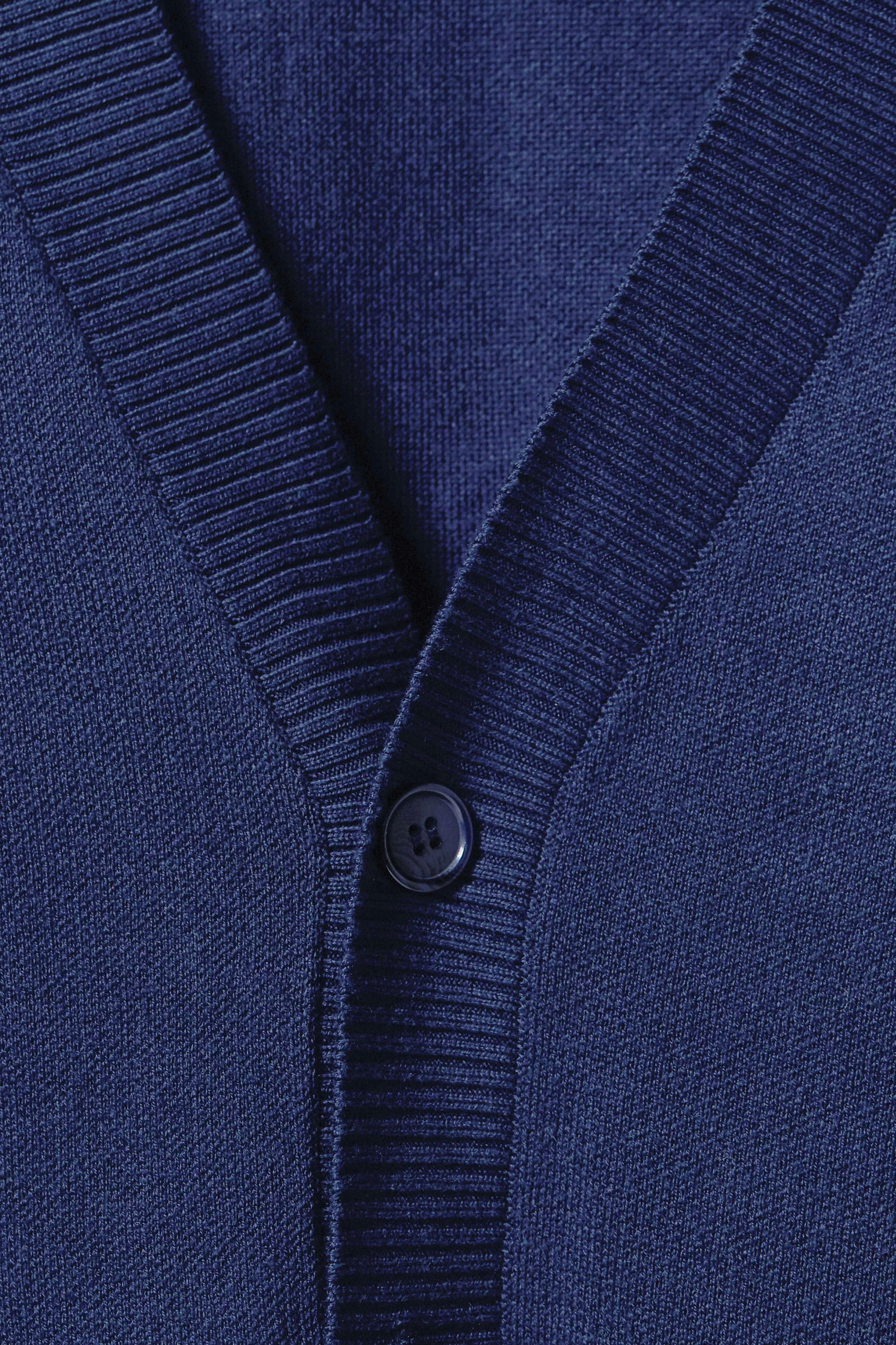 CREST CARDIGAN - Image 21
