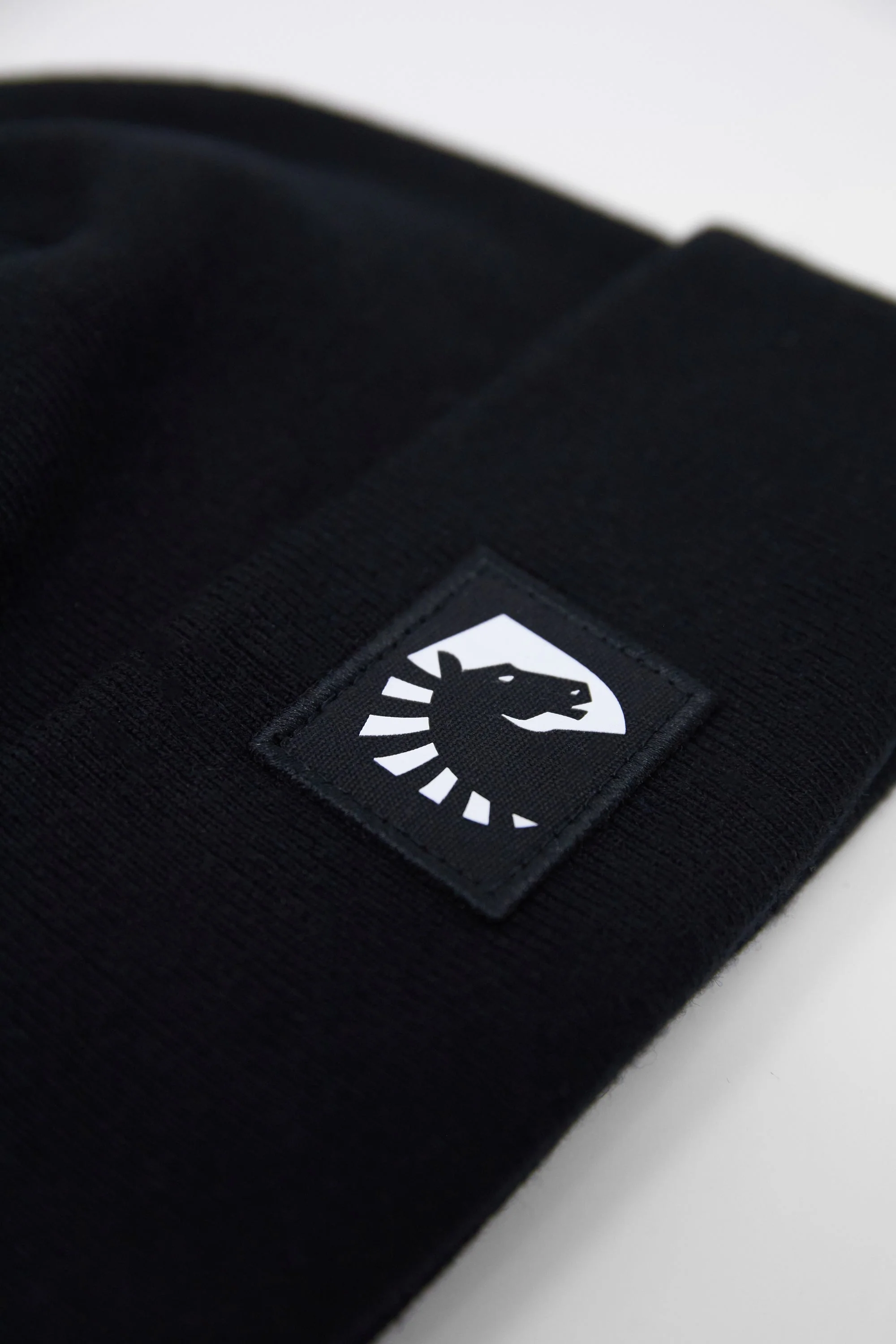CREST BEANIE - Image 3
